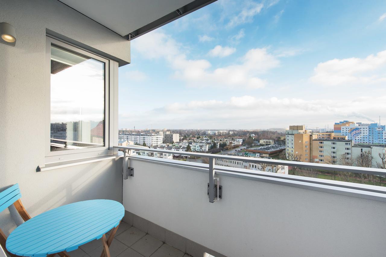 Aviator Modern 50 Apartment